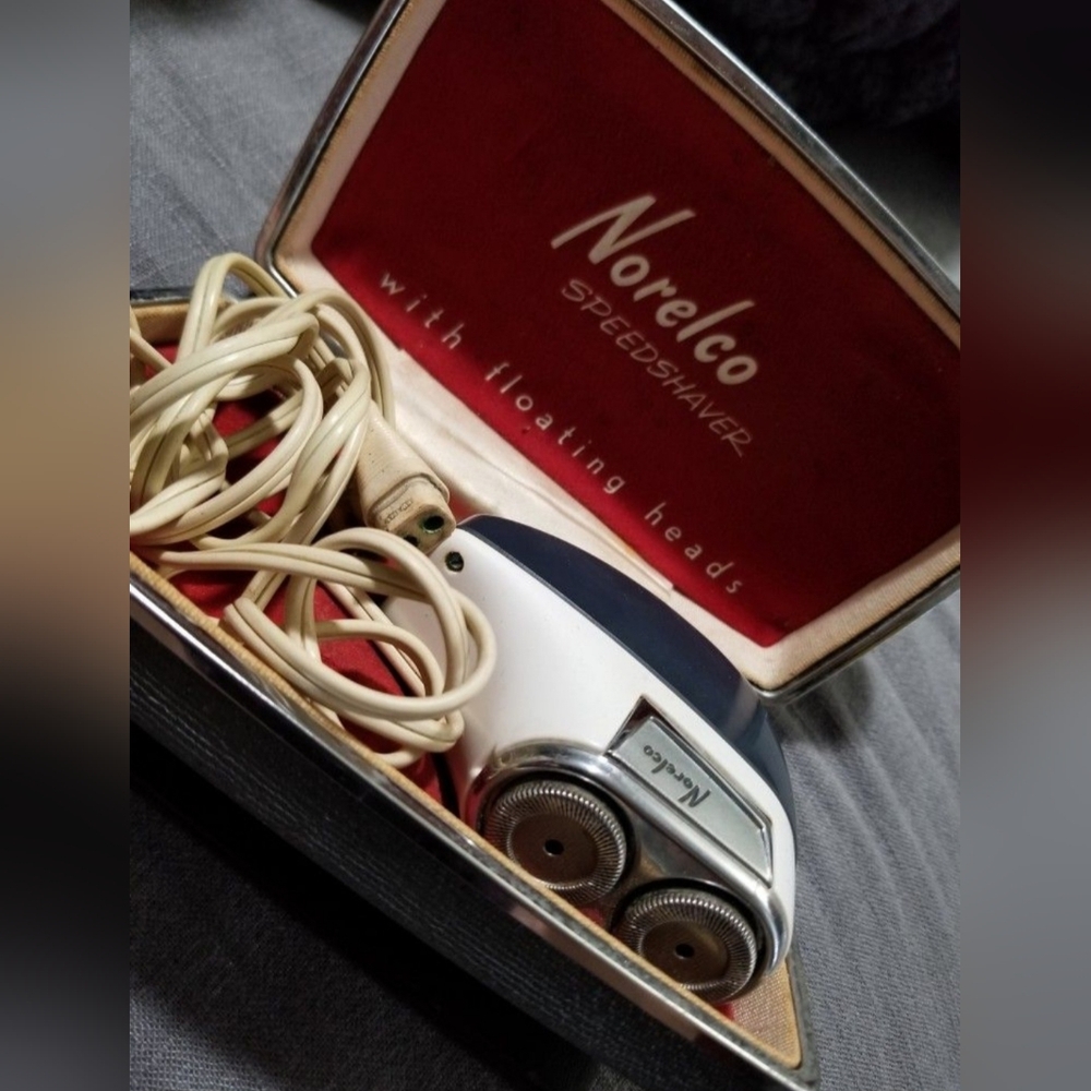 Norelco Speedshaver Electric Razor